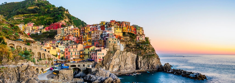 masthead-italy-manarola-cinque-terre-at-sunset