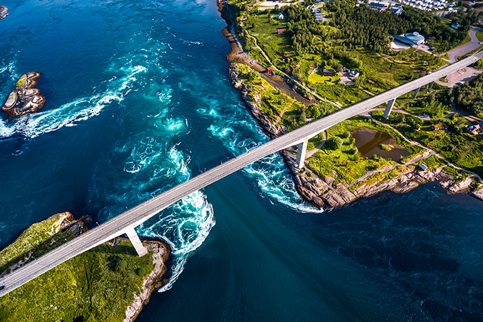 norway-bodo-bridge-over-river