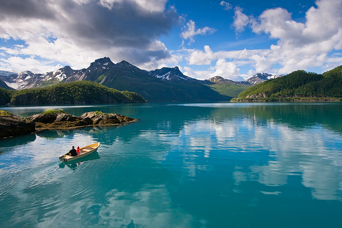 norway-bodo-man-in-boat-on-fjord