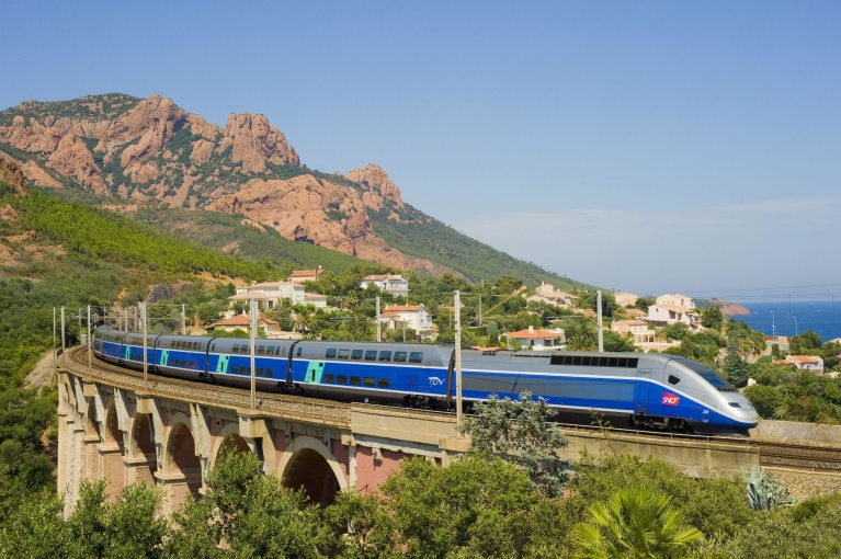 Treno ad alta velocità Renfe-SNCF