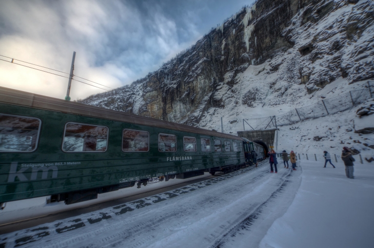 Un train de la ligne de Flam en hiver