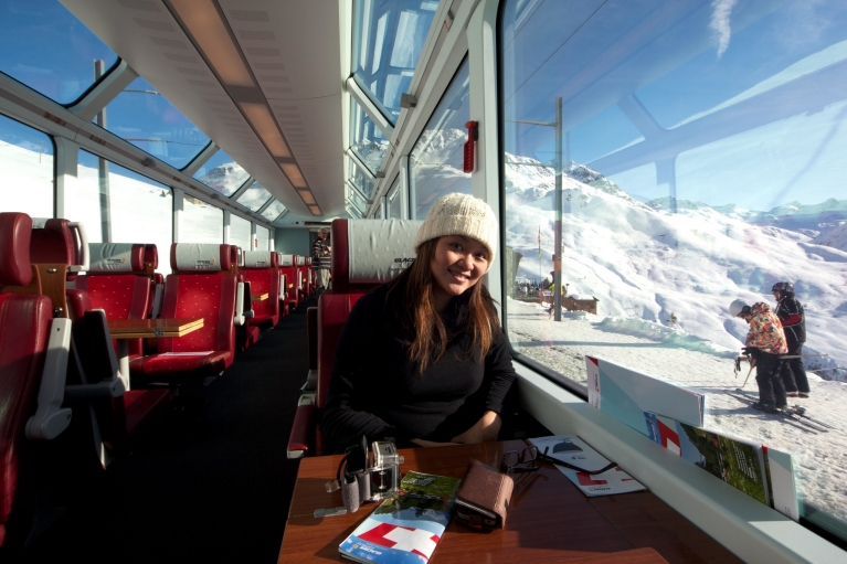 Profitez de la vue à bord du Glacier Express