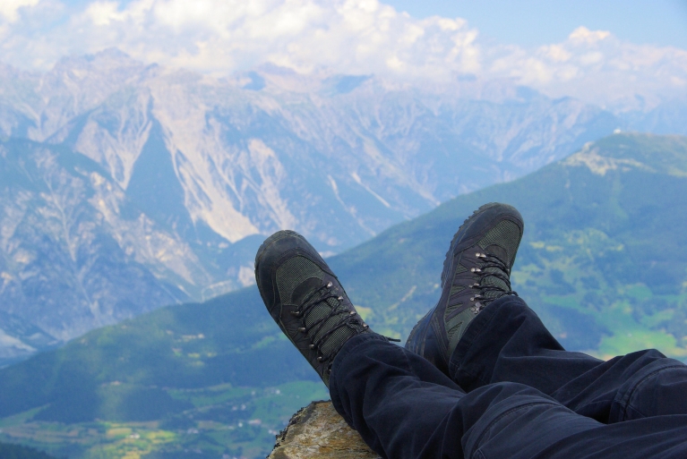 Moment de contemplation après une promenade dans les Alpes autrichiennes