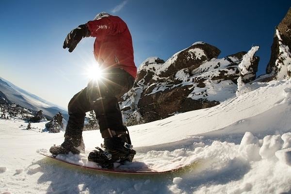 Faites du snowboard en Bulgarie