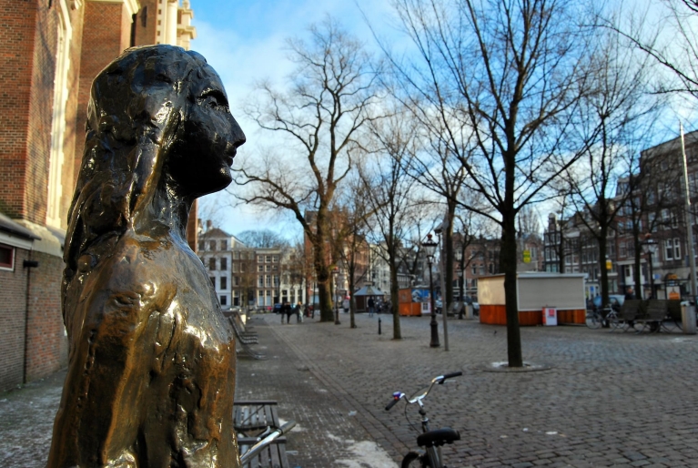     Statua di Anna Frank, Amsterdam   