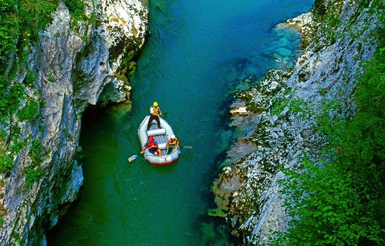 La rivière Soca dans le parc national du Triglav