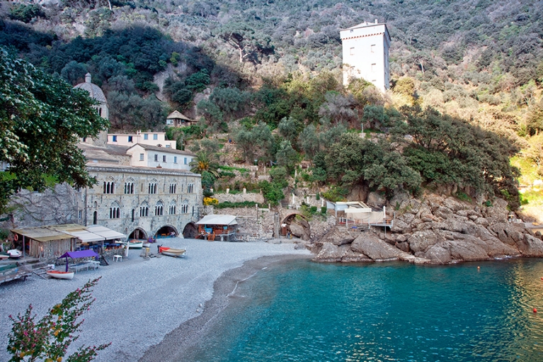 san_fruttuoso_italy_beach_sm